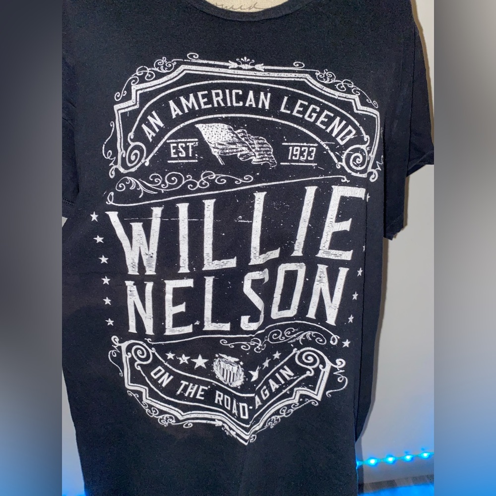 Willow Nelson tee